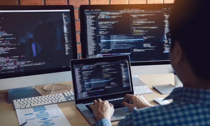 数据科学选型：R与Python如何赋能莱芜网站建设？